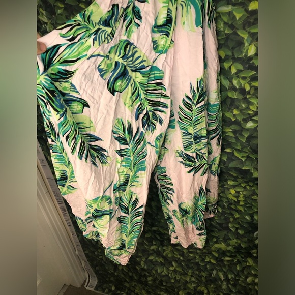 Venus Tropical Leaf Print Jumpsuit XS-S NWOT - Picture 10 of 16